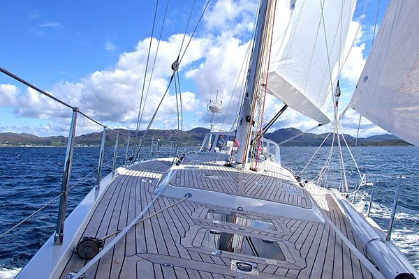 yacht-802319_1280